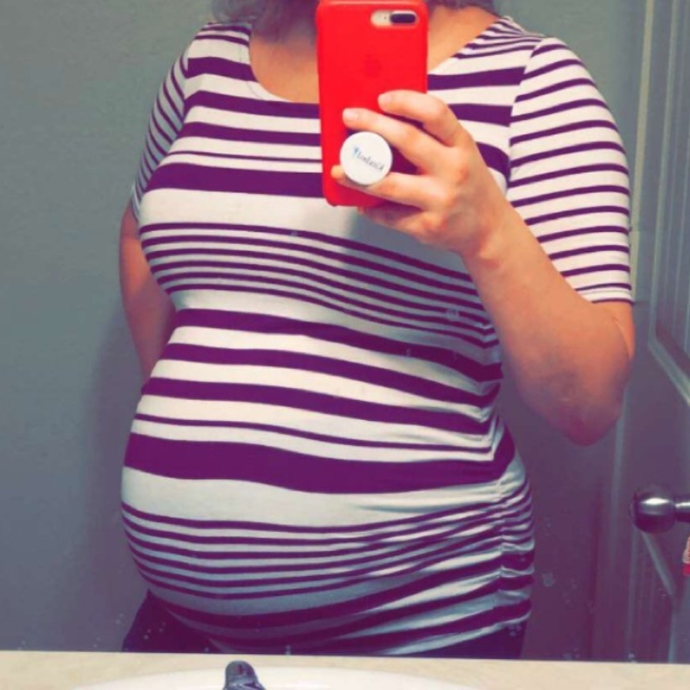 Jessica Simpson Maternity Top size Medium - Picture 6 of 6